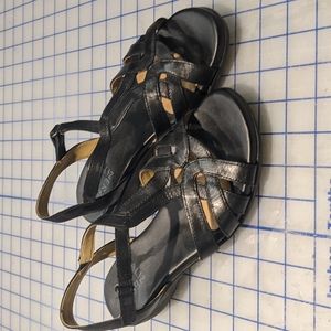 6.5 Wide Naturalizer Black Strappy Sandals